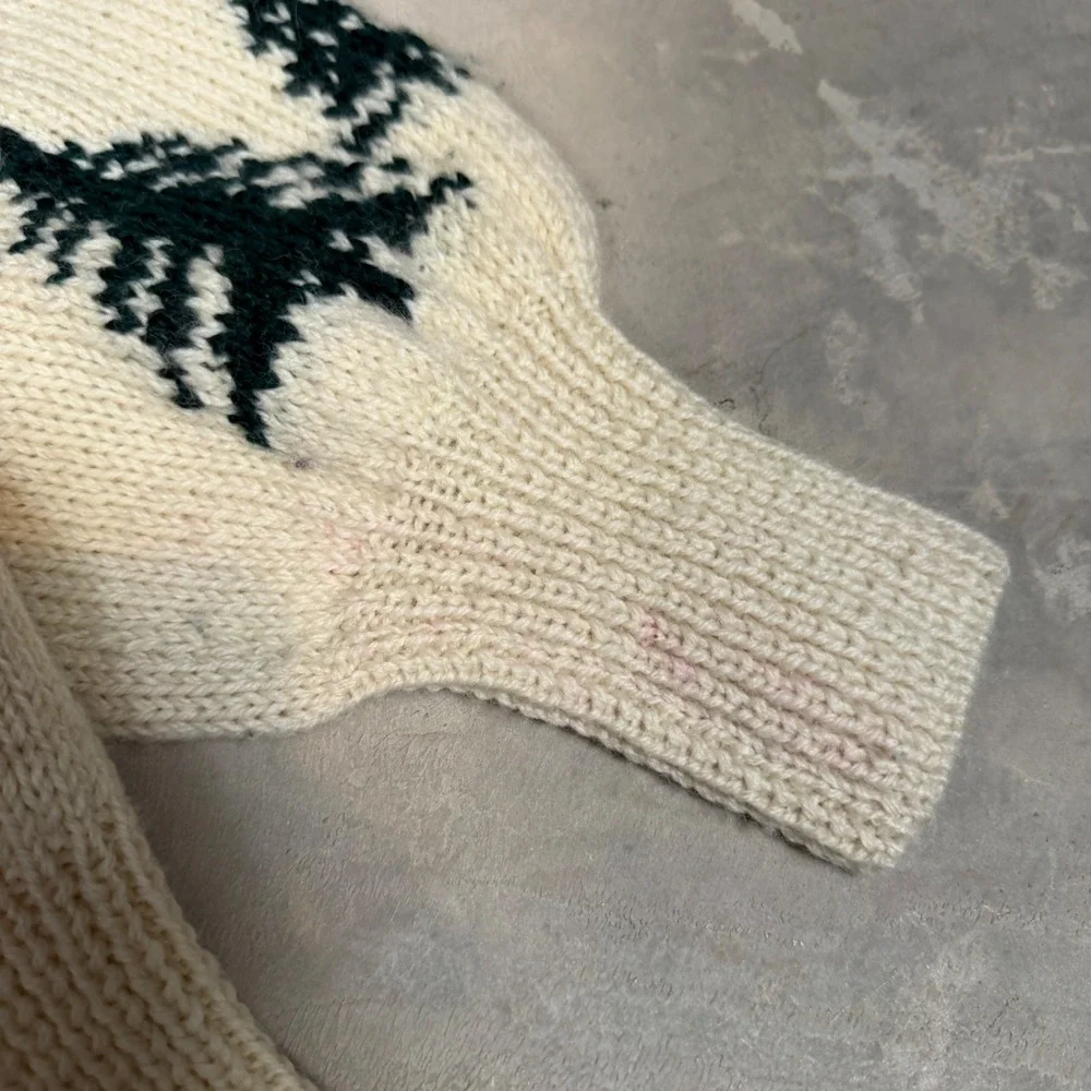 Vintage Handknit Uruguay Virgin Wool Ice Skater Turtleneck Sweater‎ Large Cream